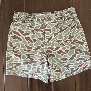 Men’s Burlebo camo shorts